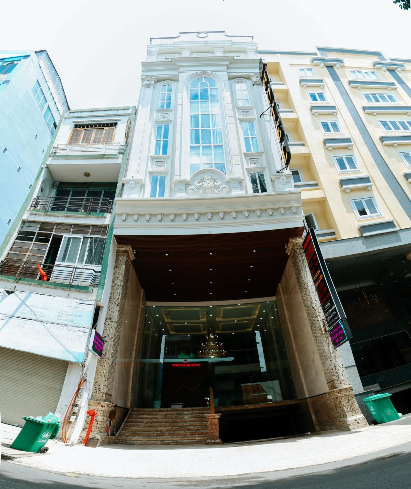 Khach San Thong Huong Hotel